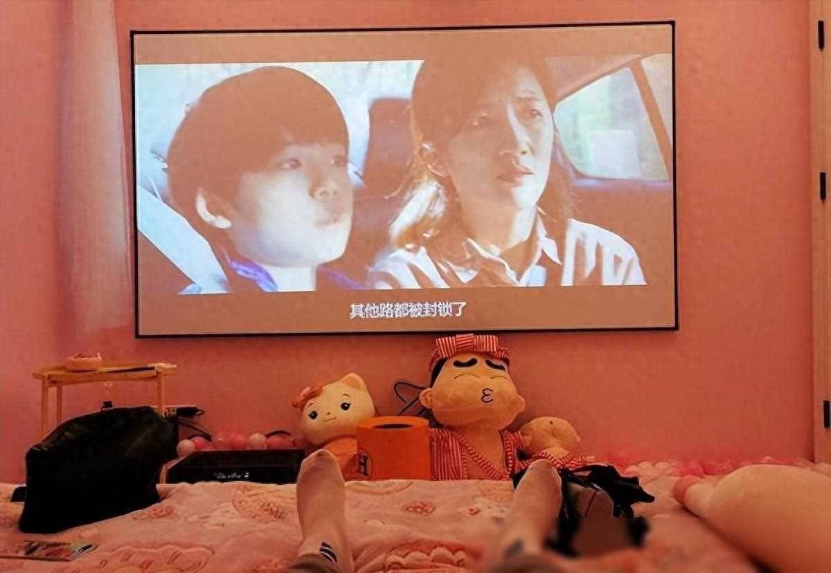 年轻情侣们经常去的"私人影院",背后到底有啥猫腻?