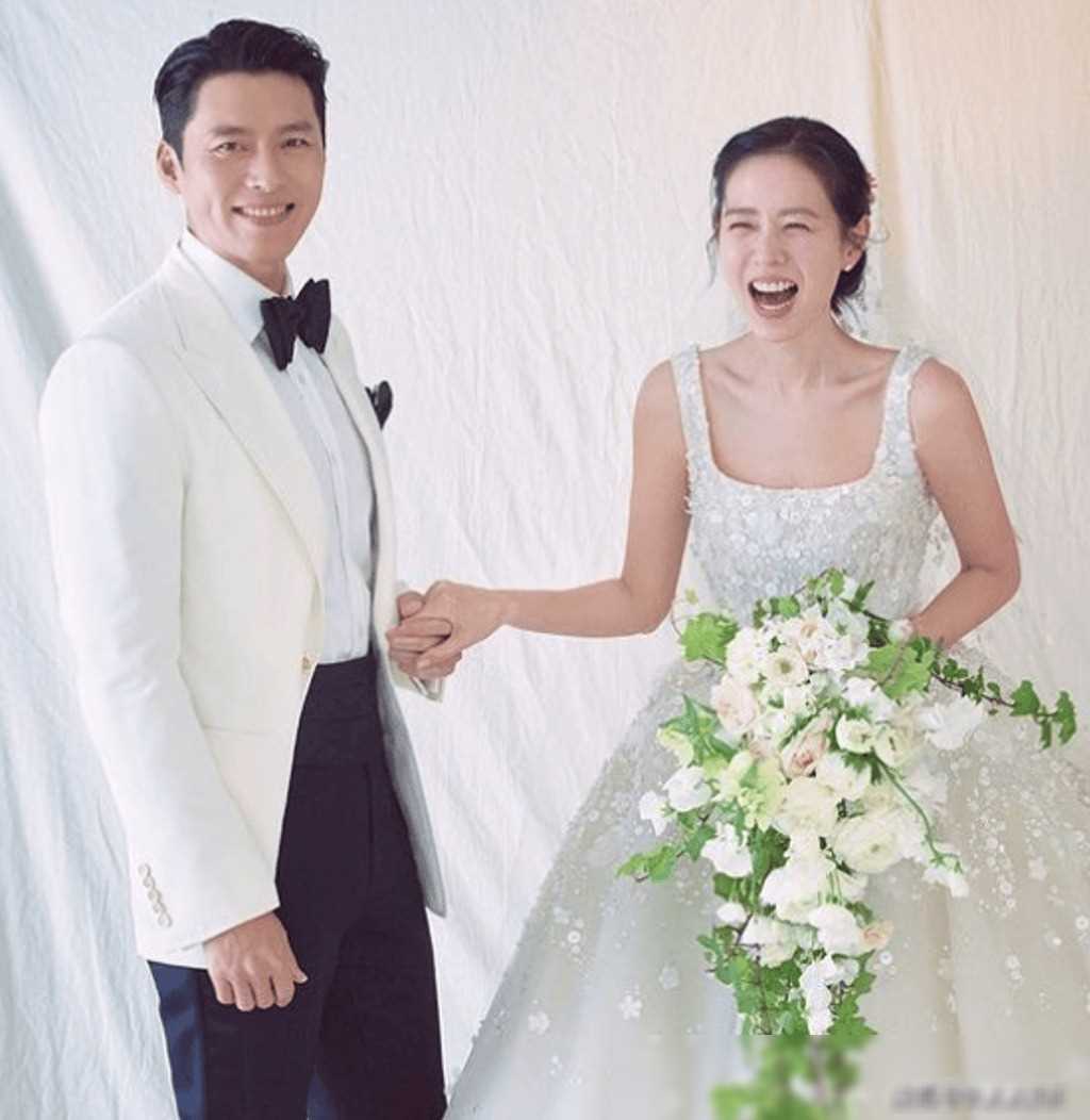 孙艺珍玄彬夫妇甜蜜约会,孙仙治愈笑容惹人爱,时尚日常装扮魅力