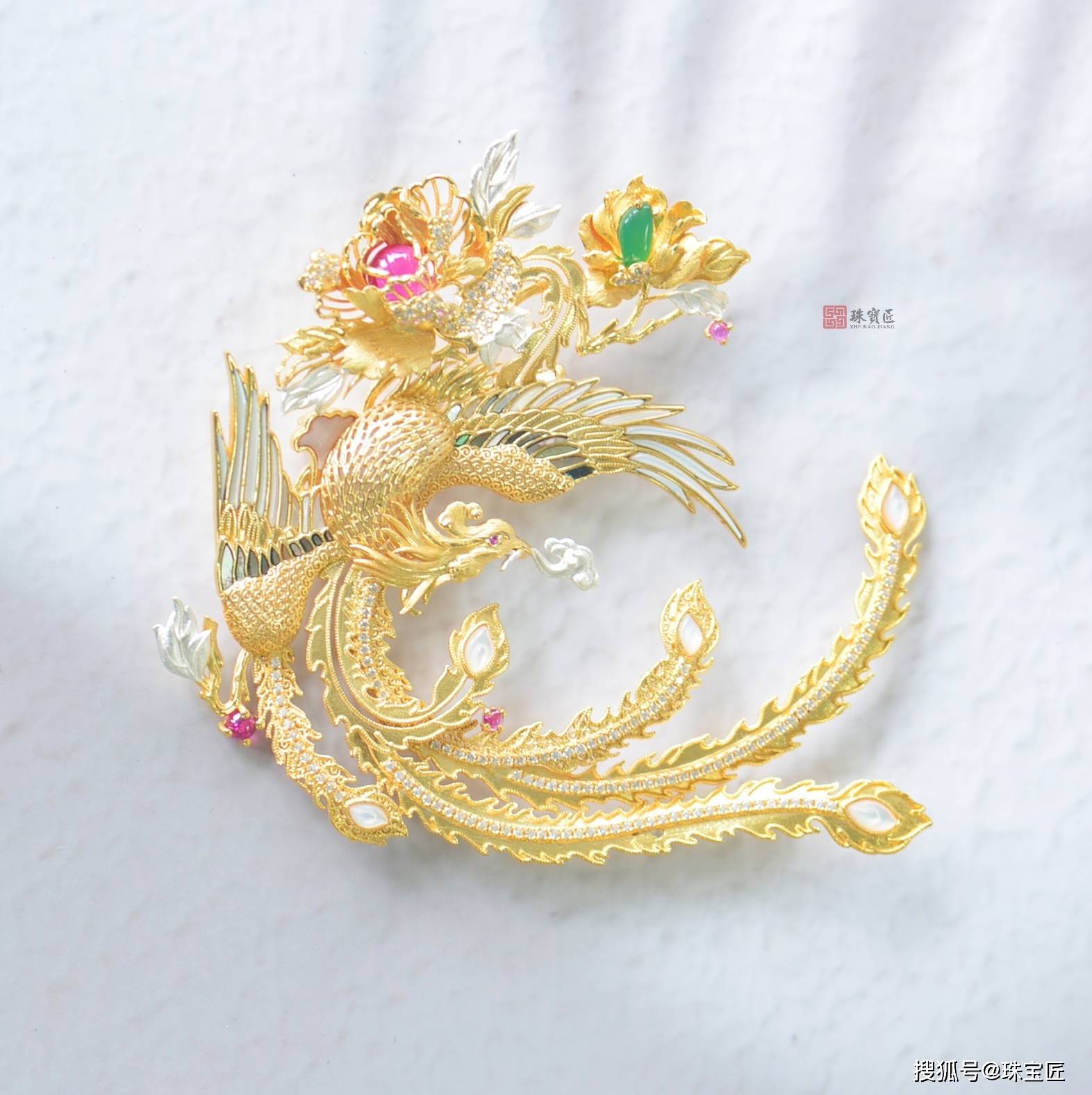 珠宝里的 "飞鸟王国",顶奢品牌超全鸟类珠宝图鉴,格拉夫的孔雀胸针凭