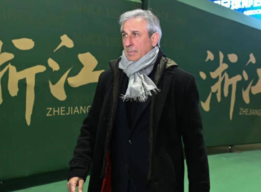 可惜！王钰栋恩师自荐执教国足，3大缺点明显，早已被足协放弃