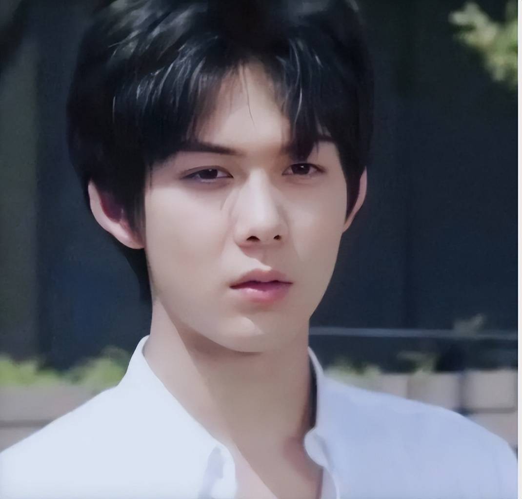 "最后的美少年"柏原崇:47岁清瘦又松弛,与女友交往13年不婚!