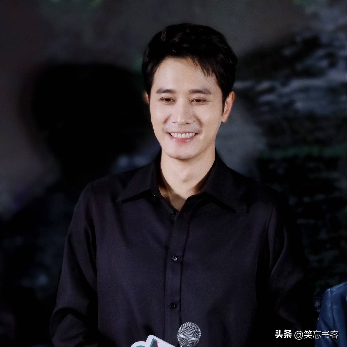 这一次,38岁彭冠英秒了25岁林一,才知道啥是身高带给男人的霸气