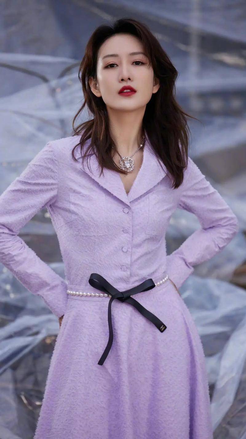 王鸥"戏水照"遭全网传,看她素颜下真实肌肤,难怪直男那么爱他