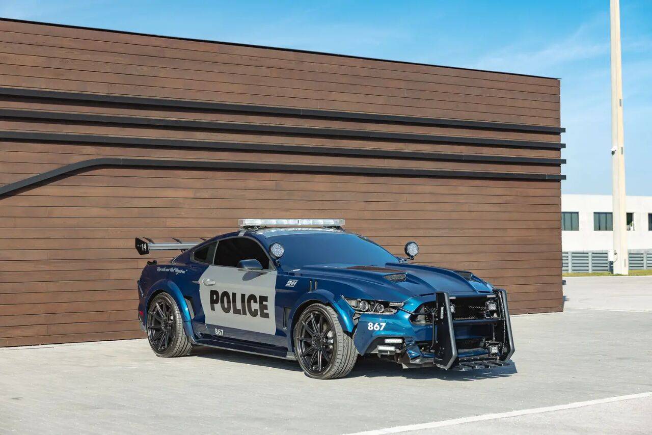 从银幕反派到收藏圣物,《变形金刚》里的霸天虎警车想要吗?