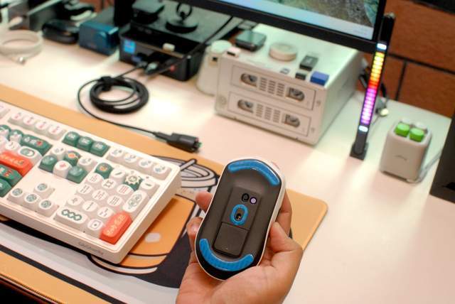 雷柏VT1/VT1 MAX原生双8K游戏鼠标:中小手玩家的次世代“神兵”