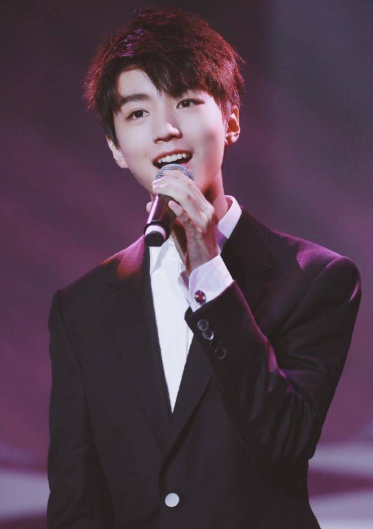 王俊凯演唱会必抢指南!独家攻略揭秘,现场全体验