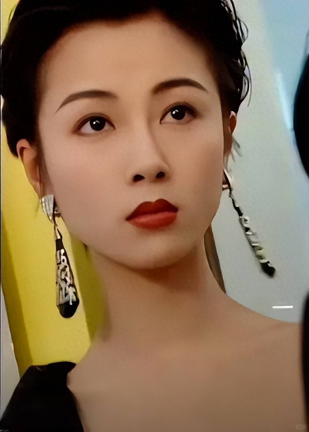 两次错过赵敏,多年未见的她依然是港圈真绝色