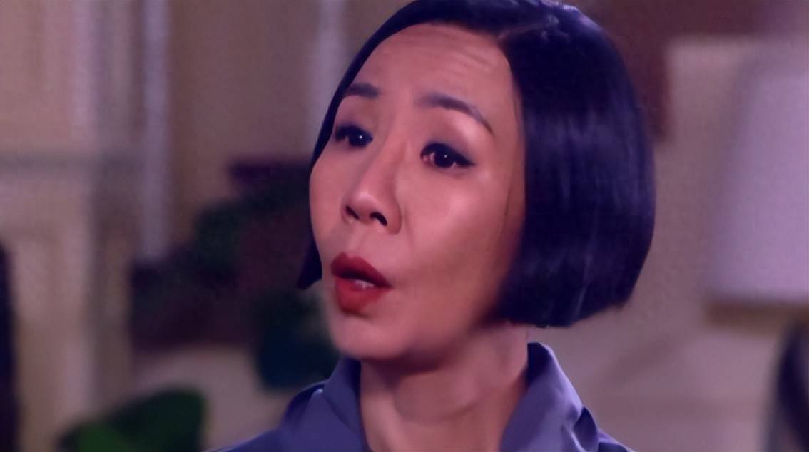 被英达提携,嫁富豪老公,如今身家百亿还拥有德国酒庄,她凭什么