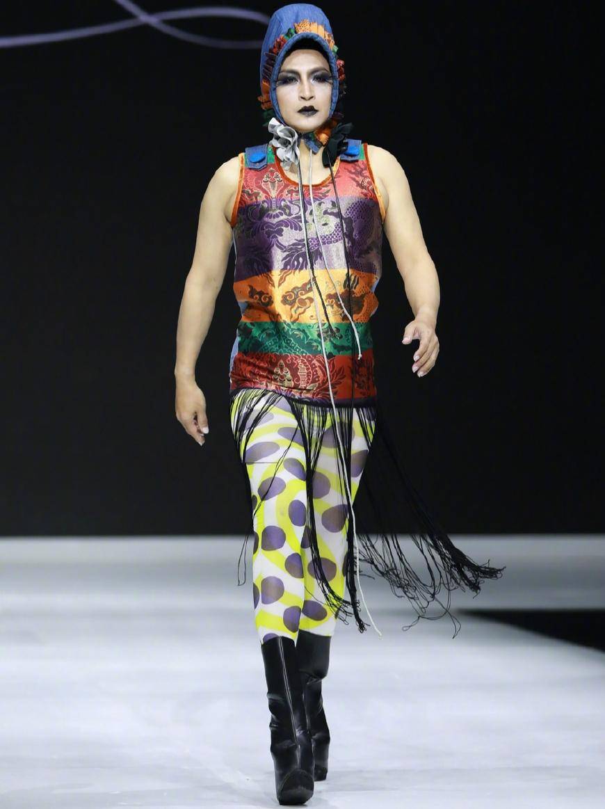 陈志朋不再"奇装异服",51岁颜值重回到巅峰