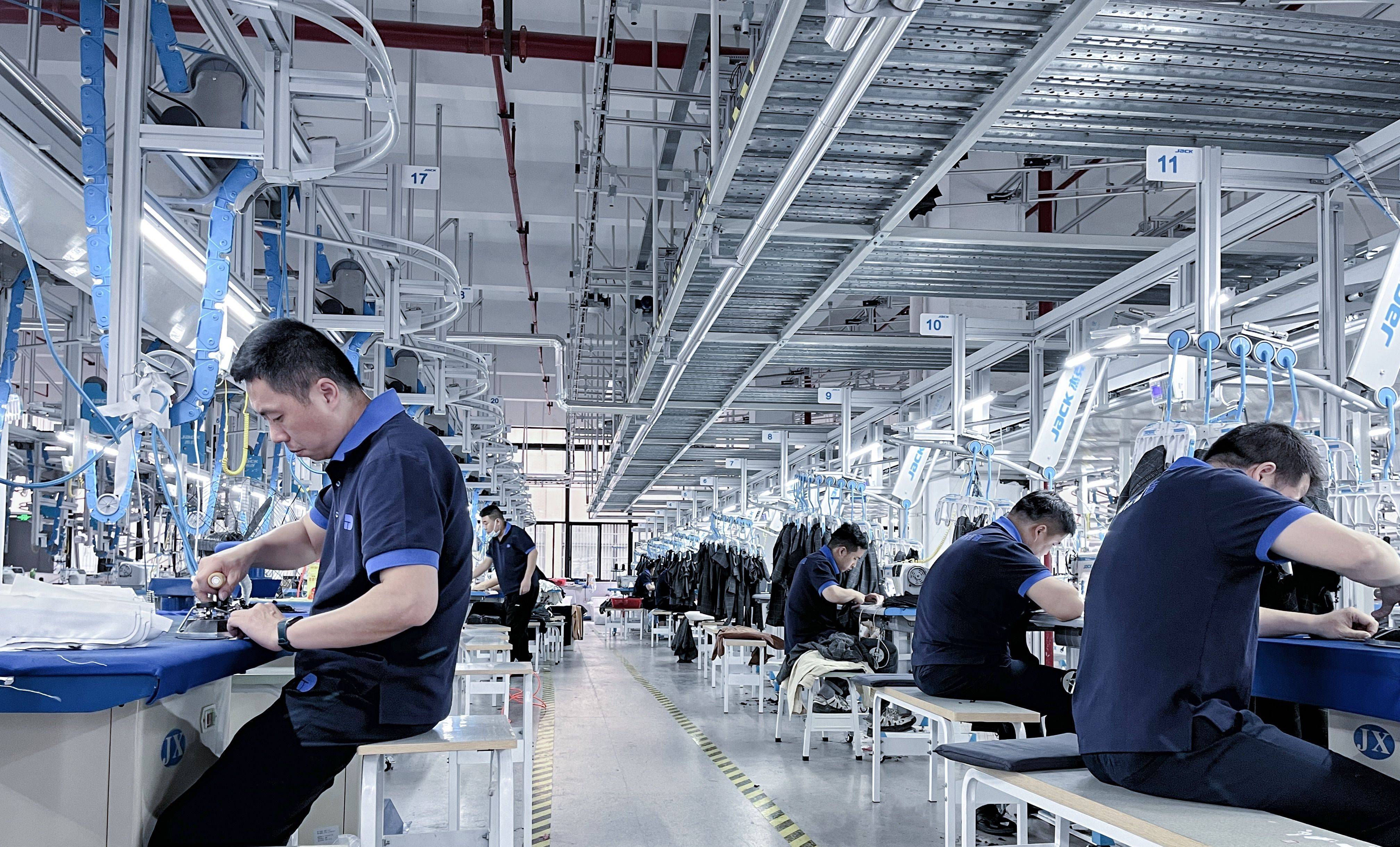 服装厂和化妆品厂,哪个更累?