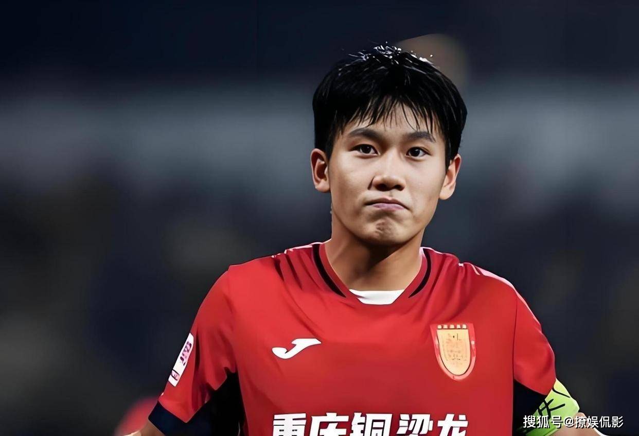 足球报：张外龙这几年一直关注铜梁龙，冲超后他独坐良久_重庆足球张外龙执教经历_张外龙回归重庆铜梁龙