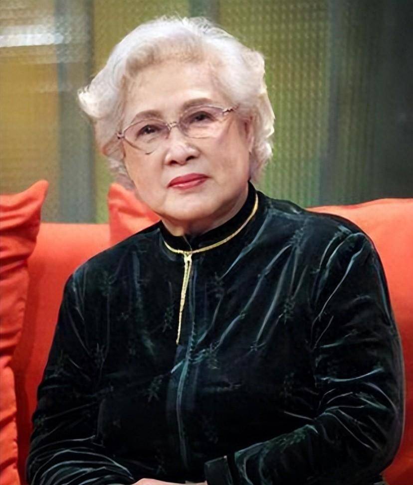 百岁秦怡:尝遍苦难,终成传奇!她和精分儿子的故事,治愈无数人