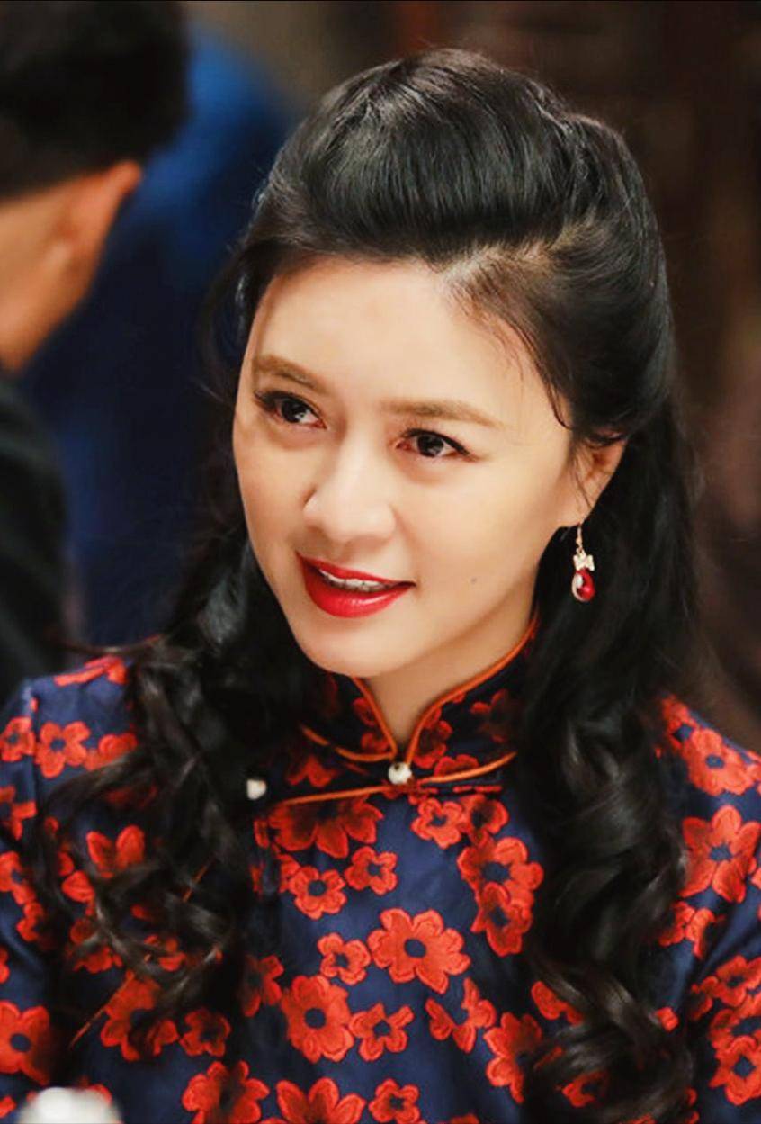 鲍蕾,薛佳凝同窗的田海蓉,曾因那段扑朔迷离的"初恋罗生门"登上八卦