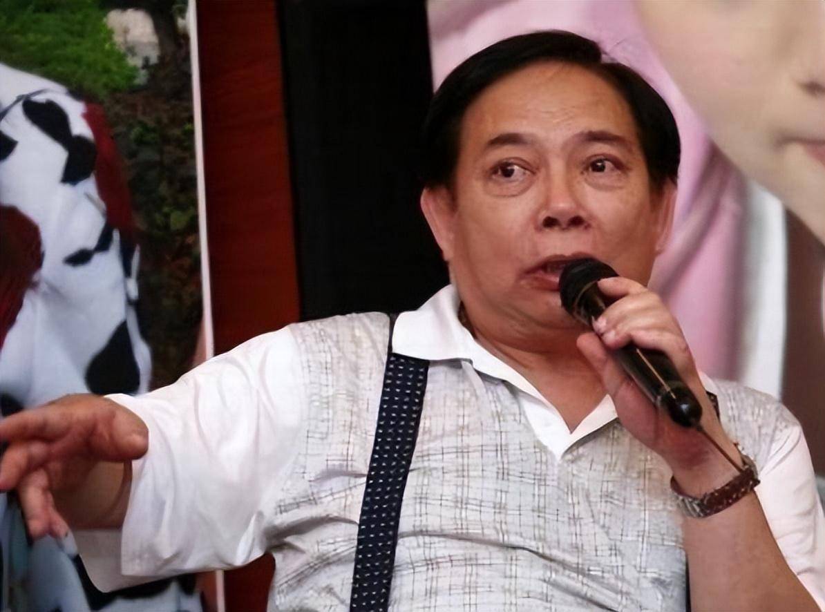 46岁遇伯乐,竟因8个酒瓶分道扬镳,周星驰于黄一飞,有恩也有怨