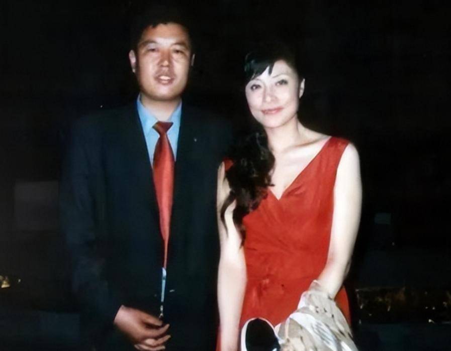 她是最惨影后,生下女儿后患癌被丈夫抛弃,如今女儿被张嘉译带红