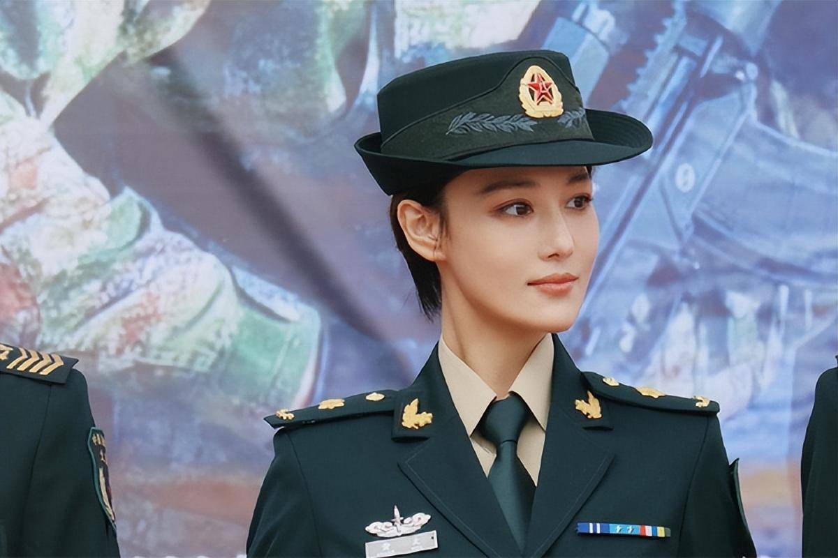 "足球宝贝"张馨予:李晨送的一块石头,让她成了全网的笑话