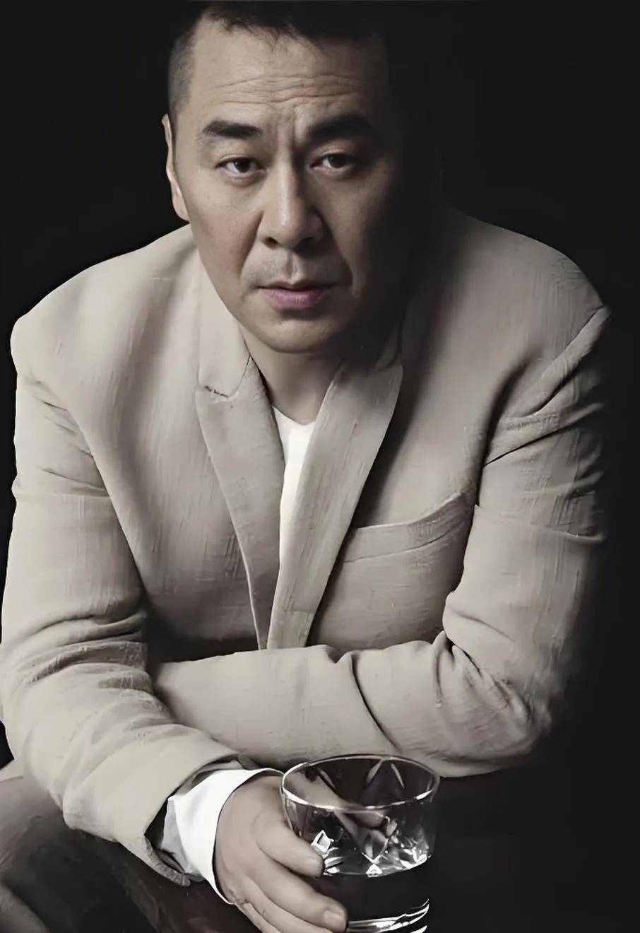 6070后10位顶流老戏骨,阳刚硬汉男演员,低调荷尔蒙一触即发