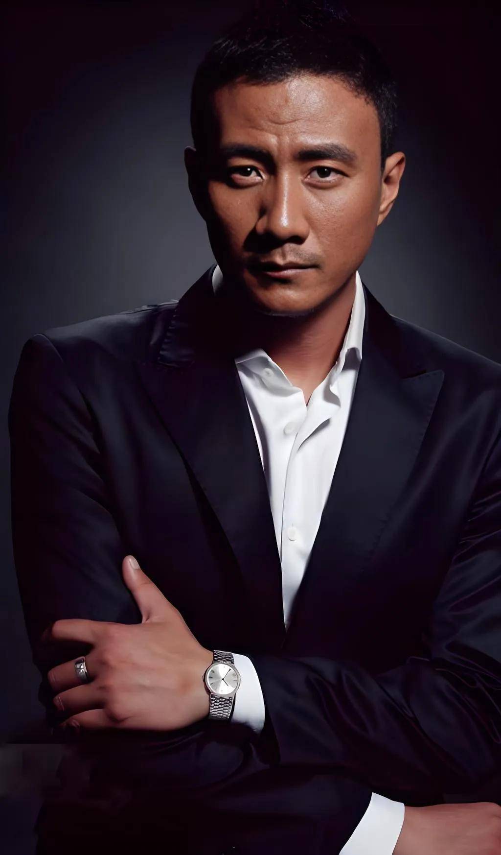 6070后10位顶流老戏骨,阳刚硬汉男演员,低调荷尔蒙一触即发