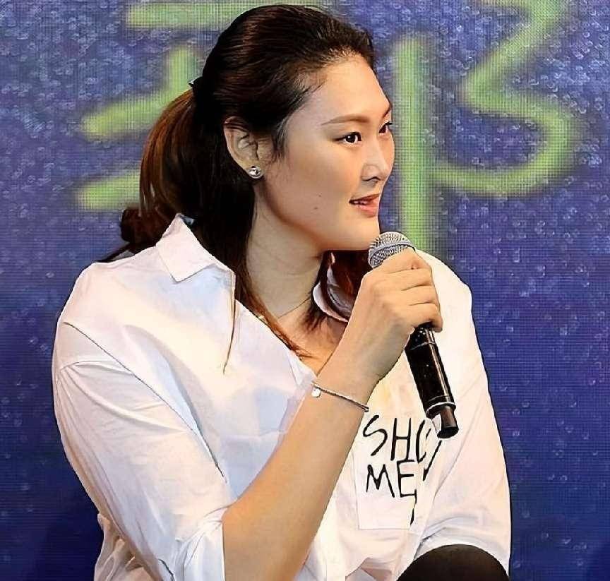 王一梅:打晕日本主力,遭郎平弃用后加盟国外俱乐部,如今怎样