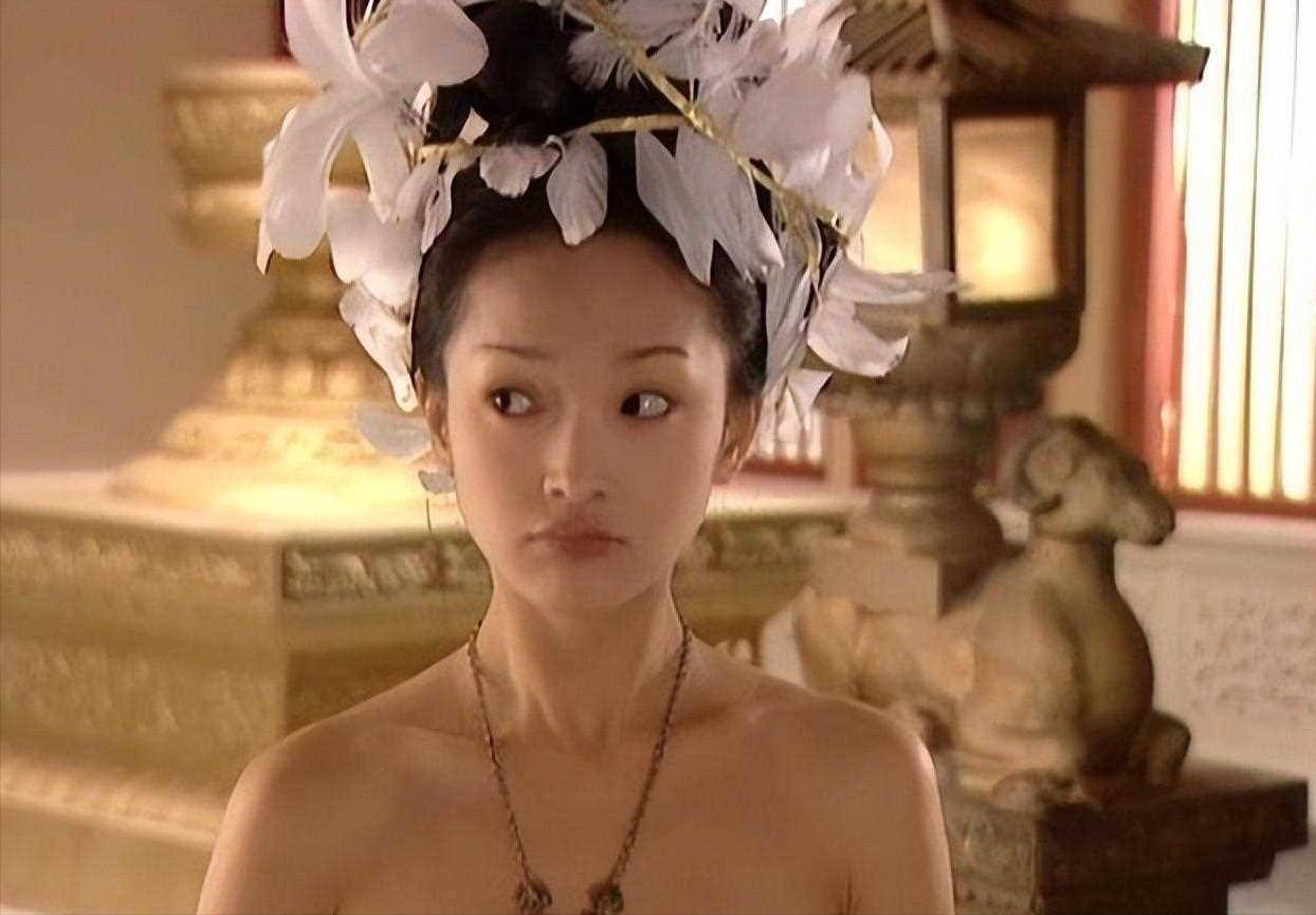 周迅少女时,曾做模特留下多幅人体画,出名后,其中一幅卖百万