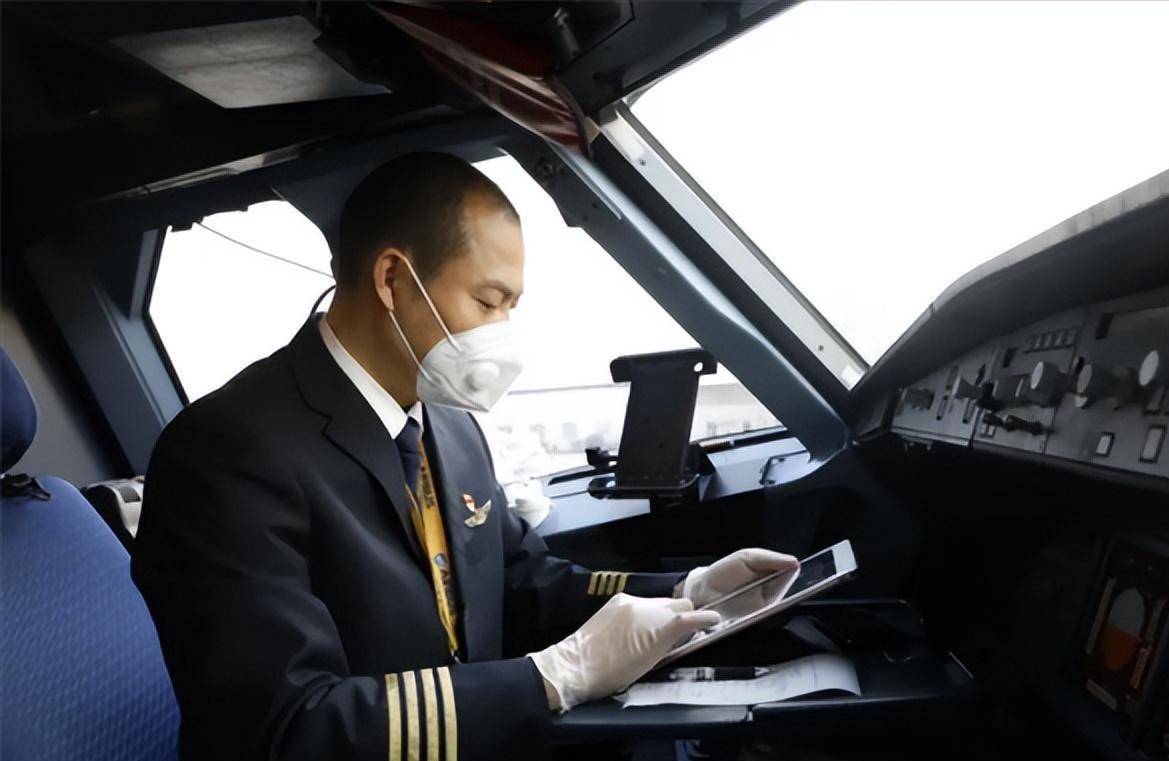 刘传健以前是开什么战机为什么在线