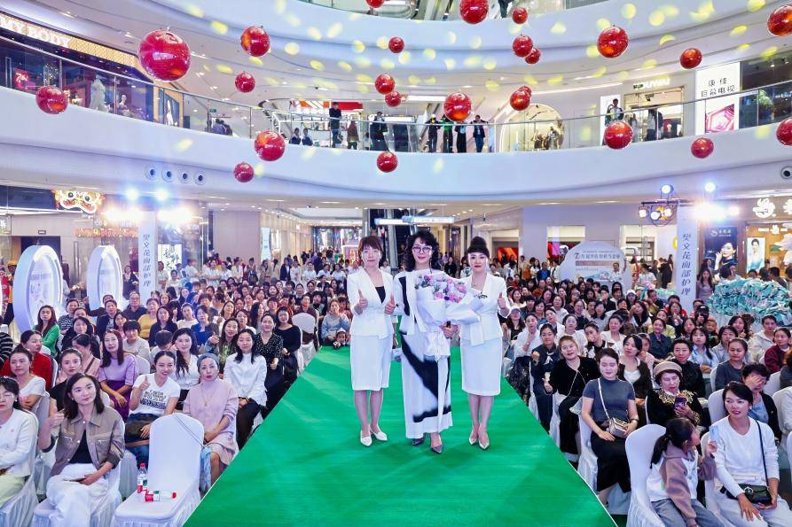 樊文花百店同庆燃动多省市，全国门店突破6000家书写美丽新篇(图3)