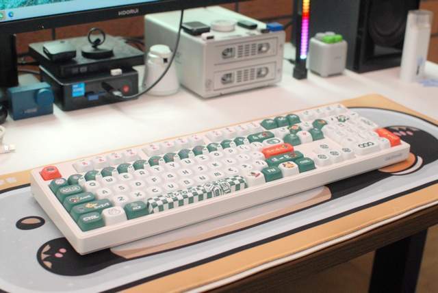 格之格GK108无线机械键盘:办公桌上的“麻将搭子”