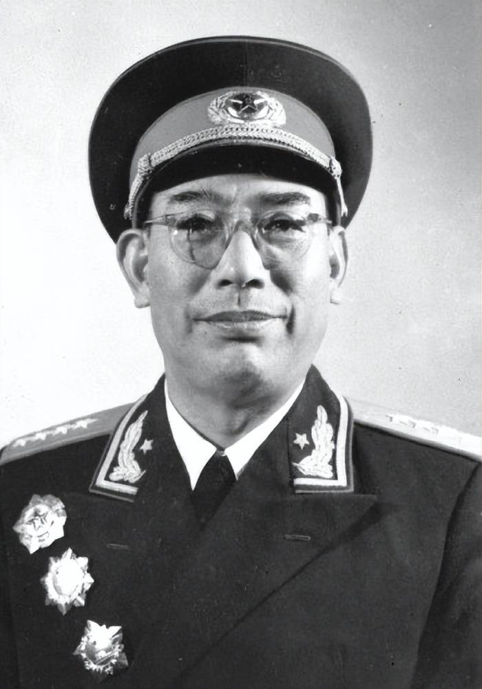 张宗逊是许光达的顶头上司,为何许光达授大将,张宗逊却只是上将_授衔_军衔_大同集宁战役