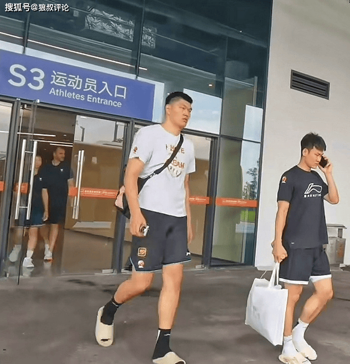 内线强援陆续到位！刘传兴、李炎哲现身广东男篮全运阵容