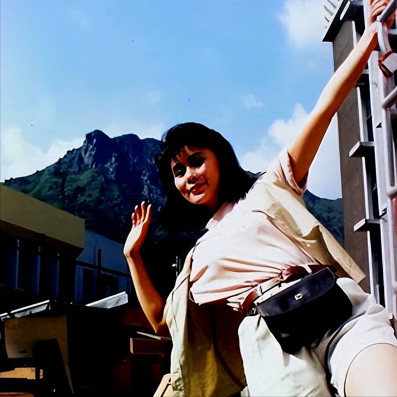 林建明:曾经是香港沙滩小姐冠军,人生境界不简单,曾帮助蓝洁瑛