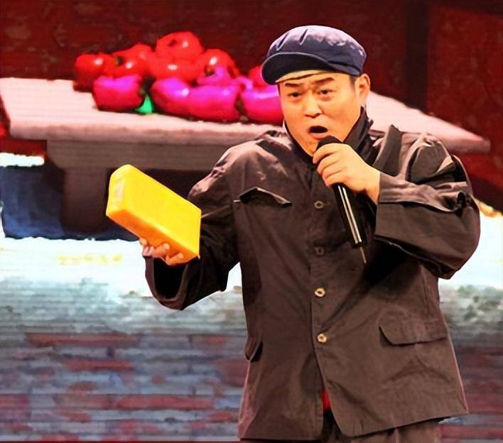 王金龙:曾靠捡垃圾为生,15岁被赵本山看中,前妻丫蛋被师弟求婚