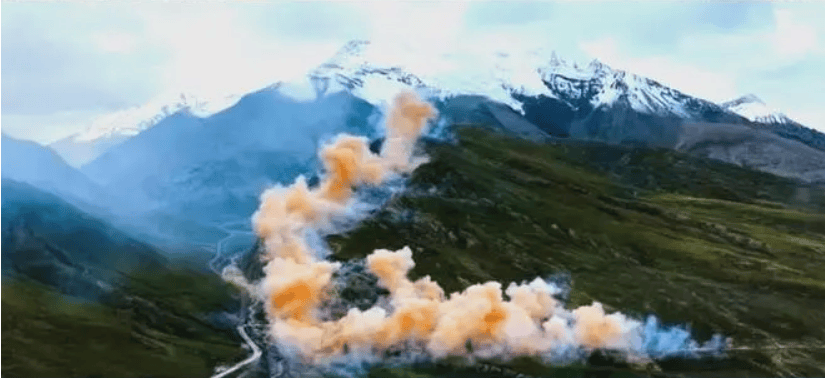 高原烟花秀：追究蔡国强工作室 始祖鸟担损害赔