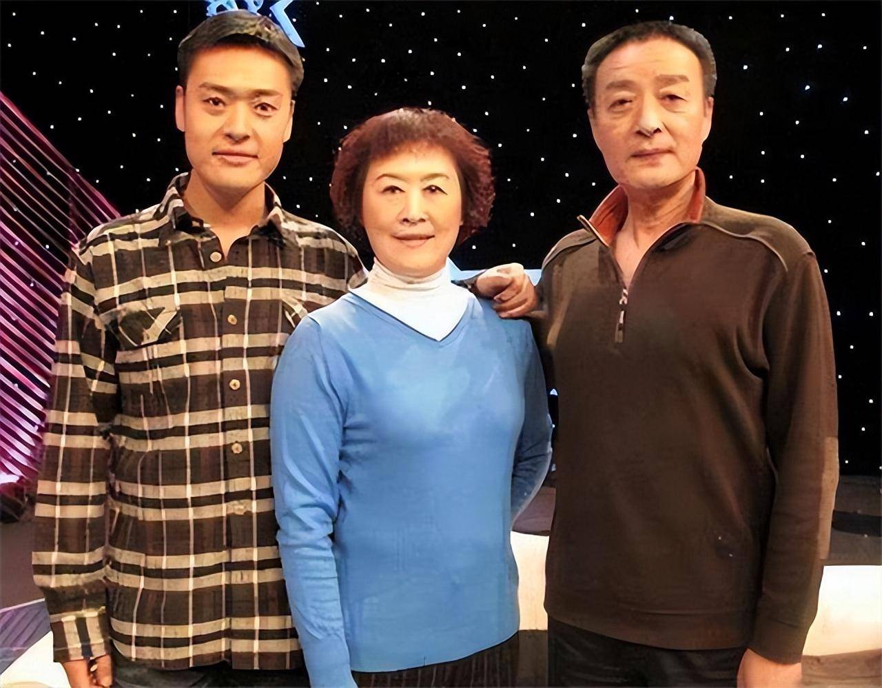 拍戏被炸双目失明,患抑郁症两度轻生,"魏和尚"张桐现状如何?