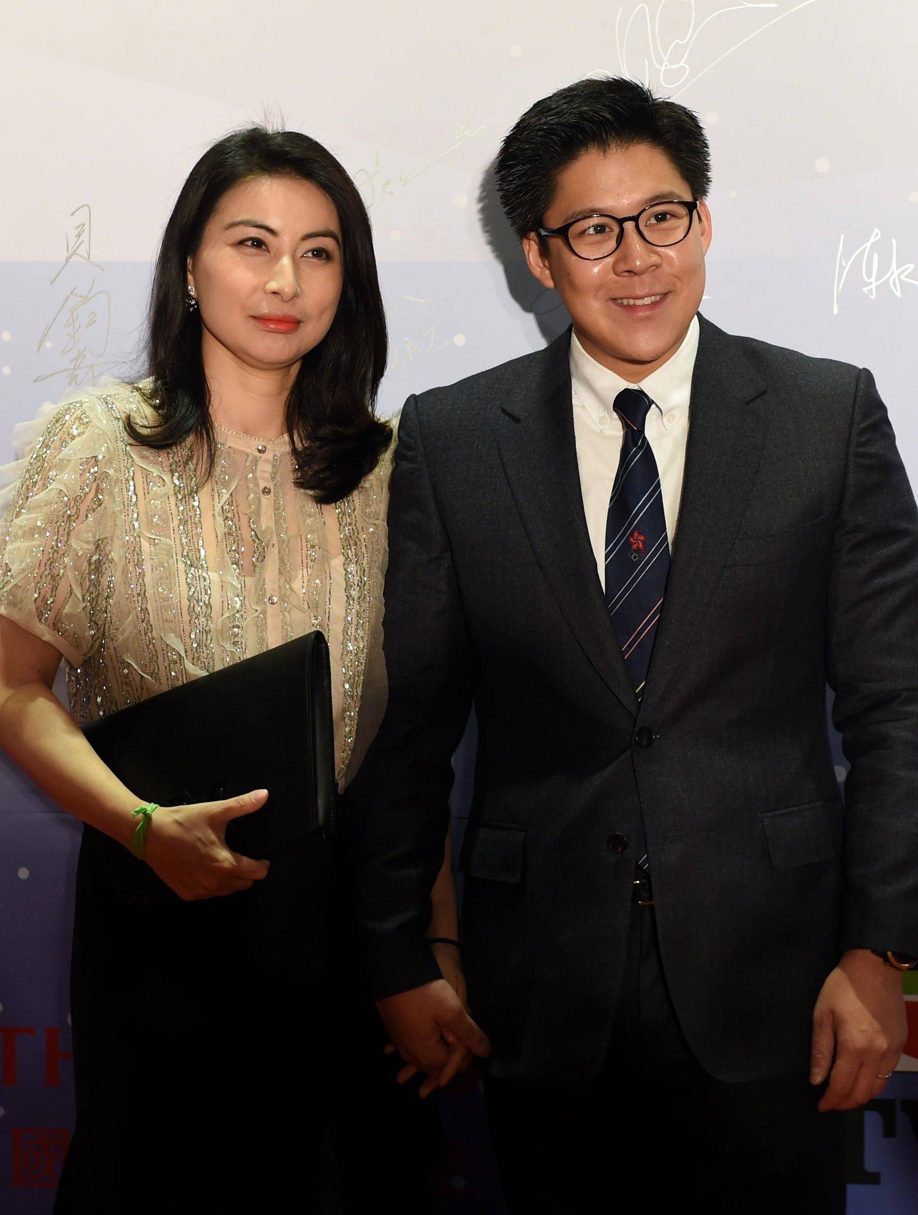 和郭晶晶结婚13年采访中透露生活处境的霍启刚给内娱上了一课
