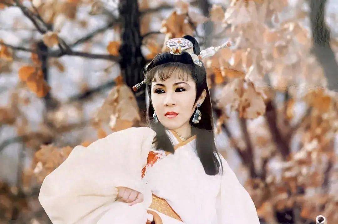 理解焦恩俊了,若杨钧钧20岁演这个古龙剧,就不会被叫西门大妈了