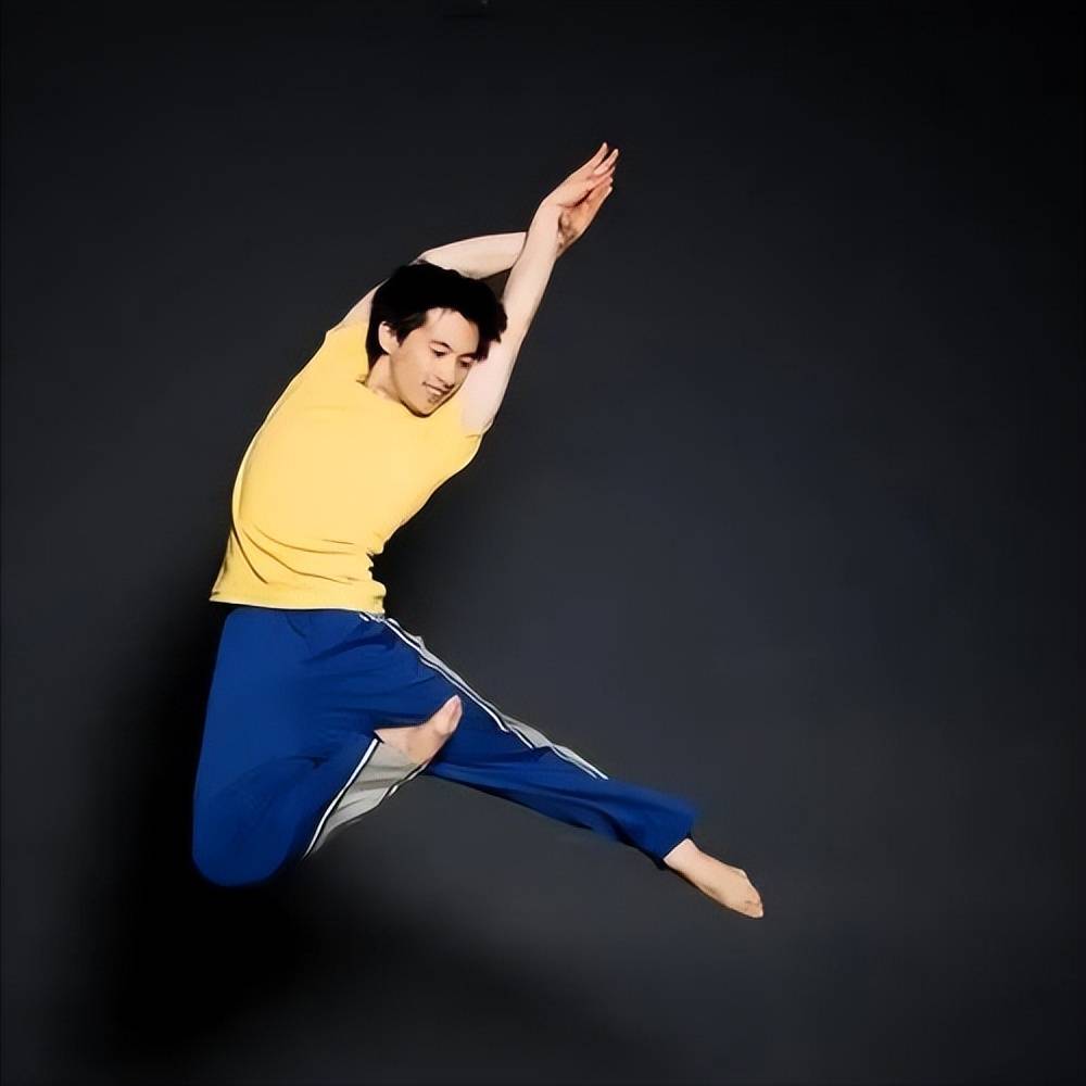 舞蹈家黄豆豆:国内最有名的男舞蹈家,娶演员妻子生两个孩子