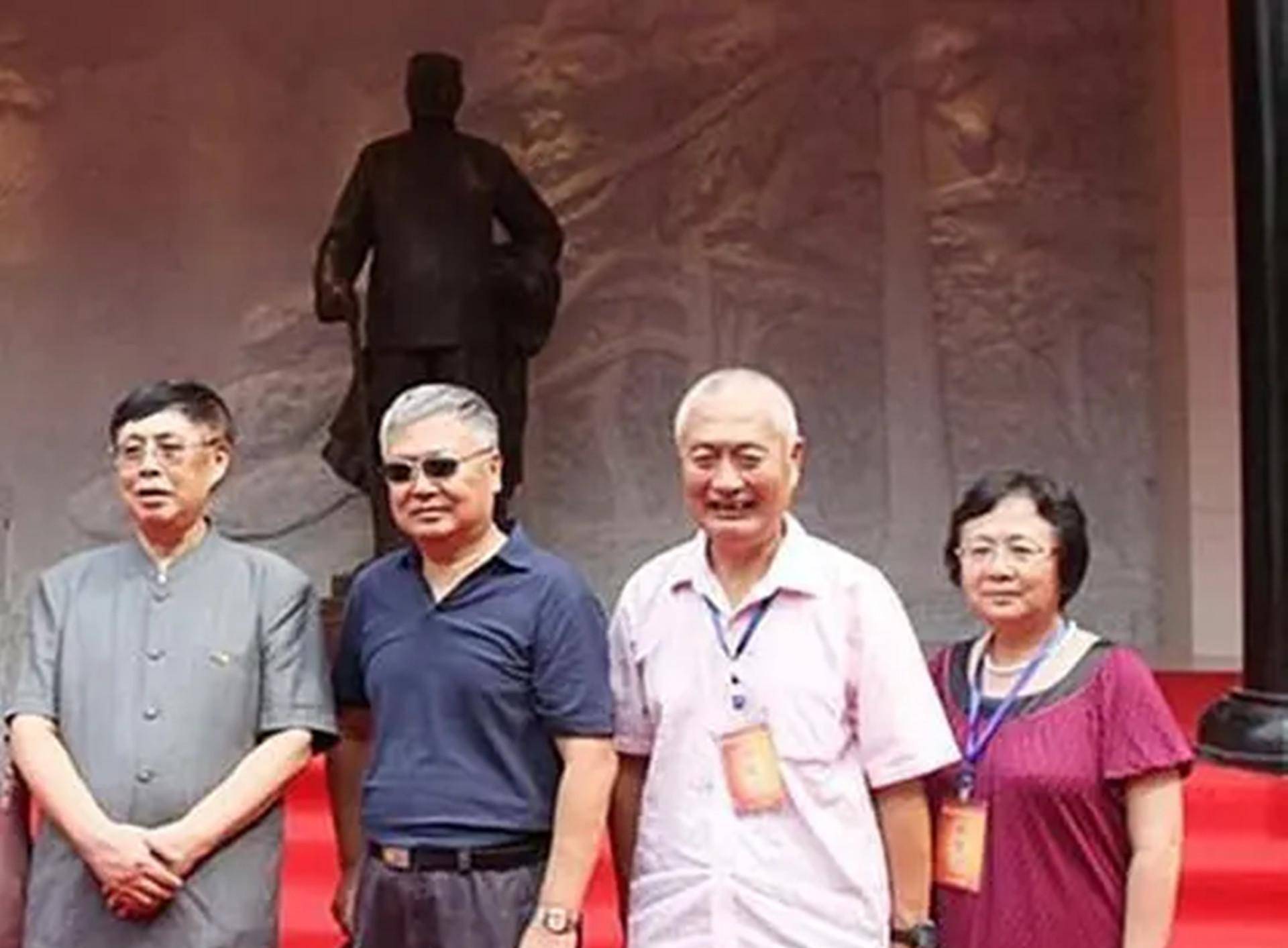 陈毅的儿子陈丹淮,上学期间遭攀比,被问及家世:我父亲只是处长