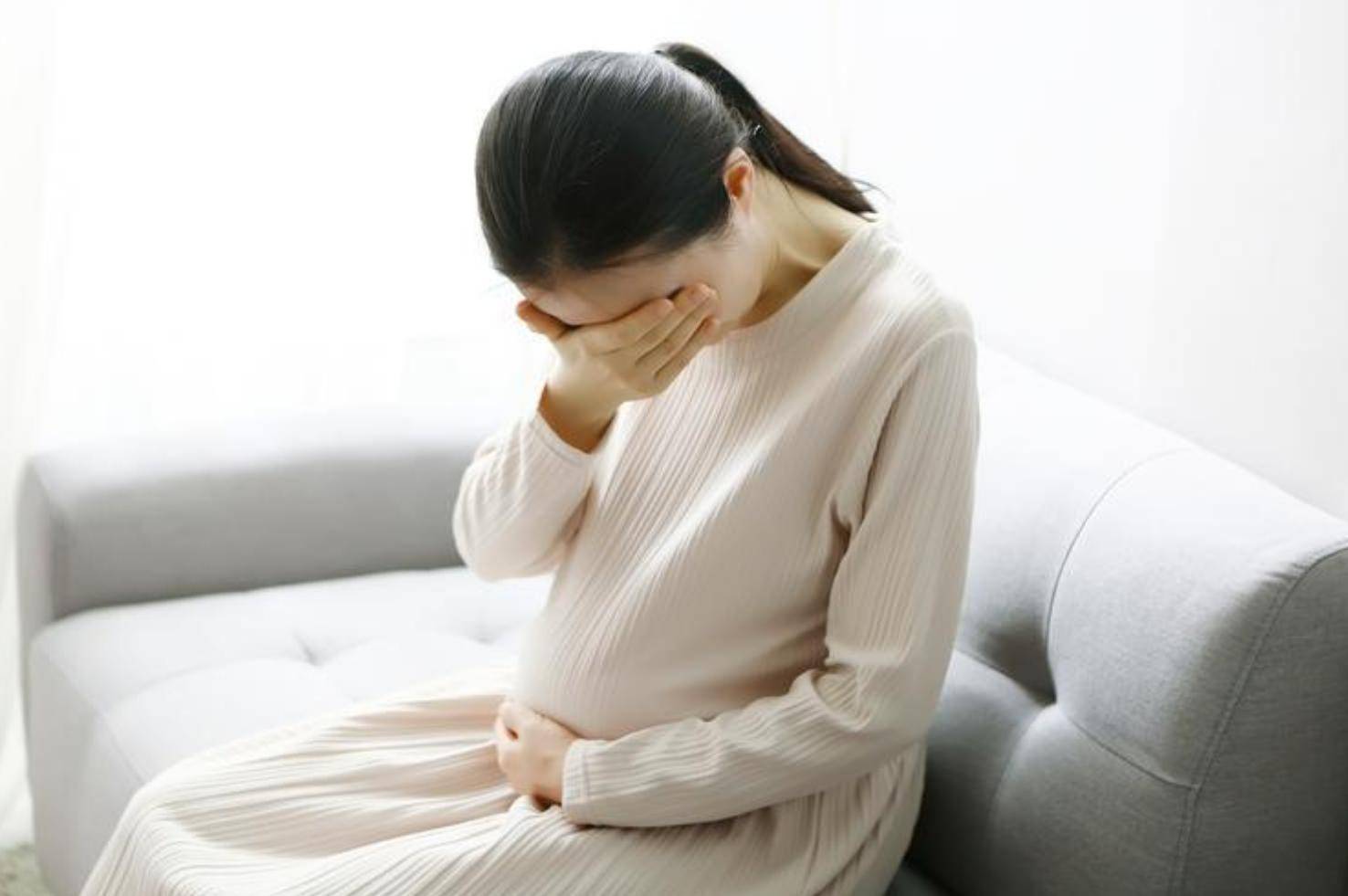 医生谈女性最佳生育年龄：35岁以上生育容易生出傻孩子？