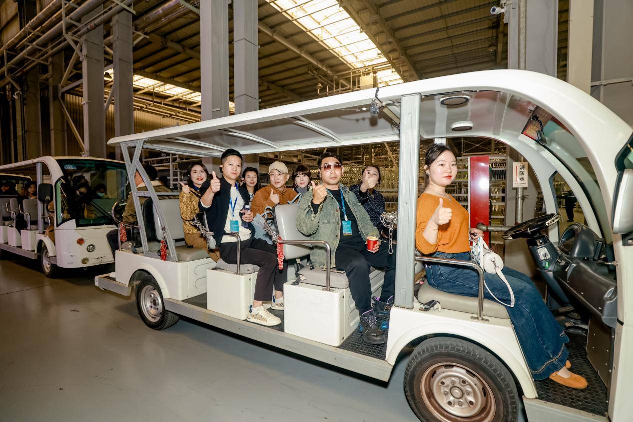 享界超级工厂开放日 高端智造可见 30 万级豪车信任密码？