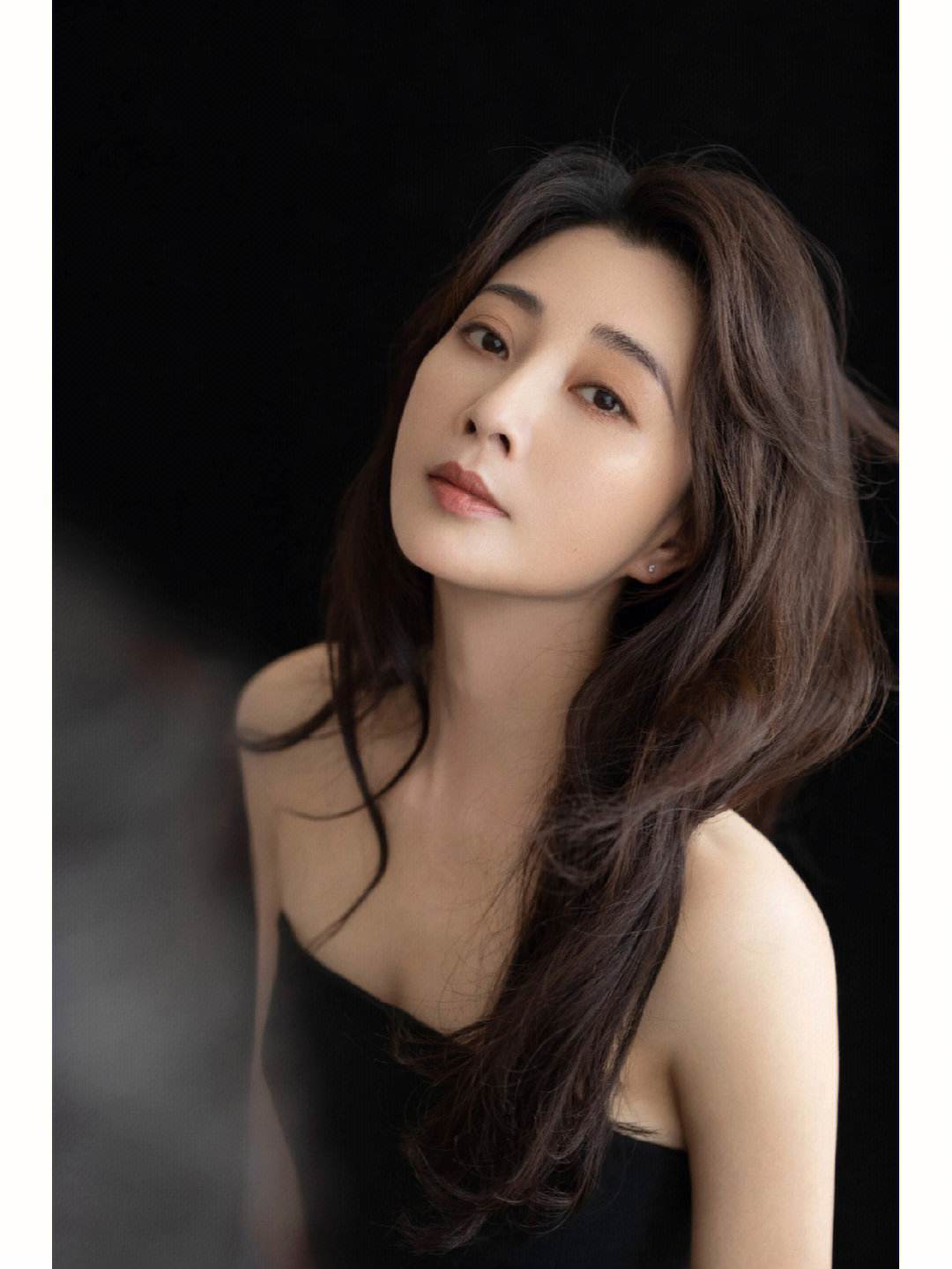 娱乐圈九大"半老徐娘",蜂腰少女背逆天长腿,是越老越有韵味