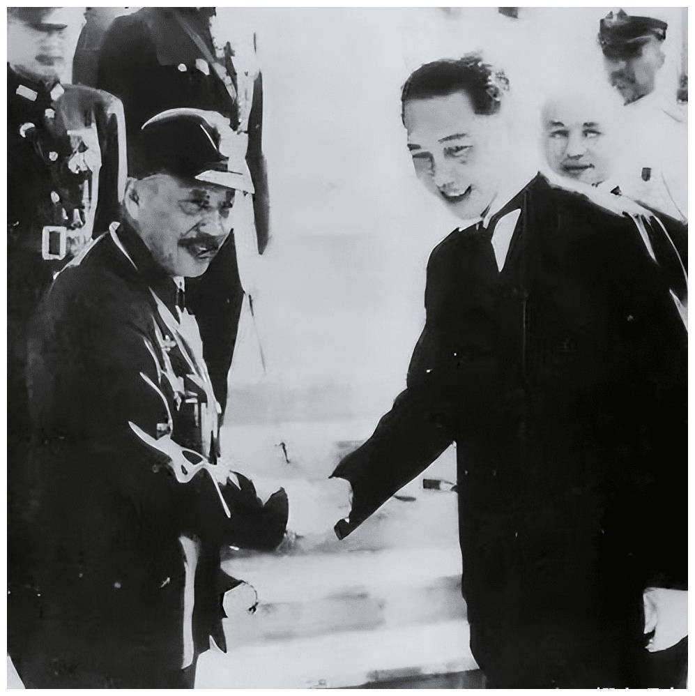 炸毁汪精卫墓,开棺后发现尸体未腐,口袋有张纸条