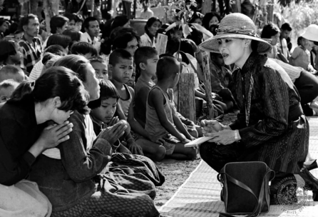 图片[15]-泰国王太后诗丽吉去世，留下19顶奢华王冠和她的传奇一生 -华闻时空