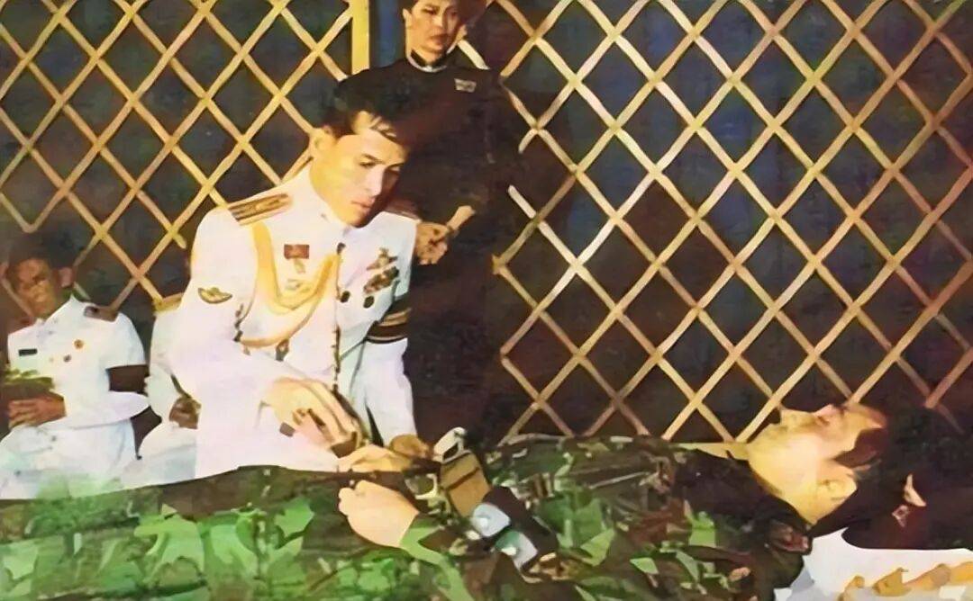 图片[9]-泰国王太后诗丽吉去世，留下19顶奢华王冠和她的传奇一生 -华闻时空