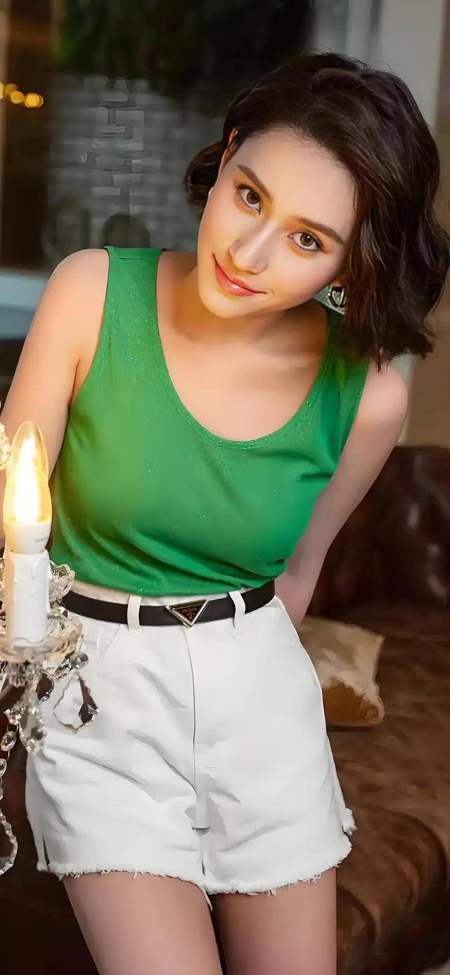直到看到窦骁追过的历任富家女,才明白何超莲为何不敢生小孩!