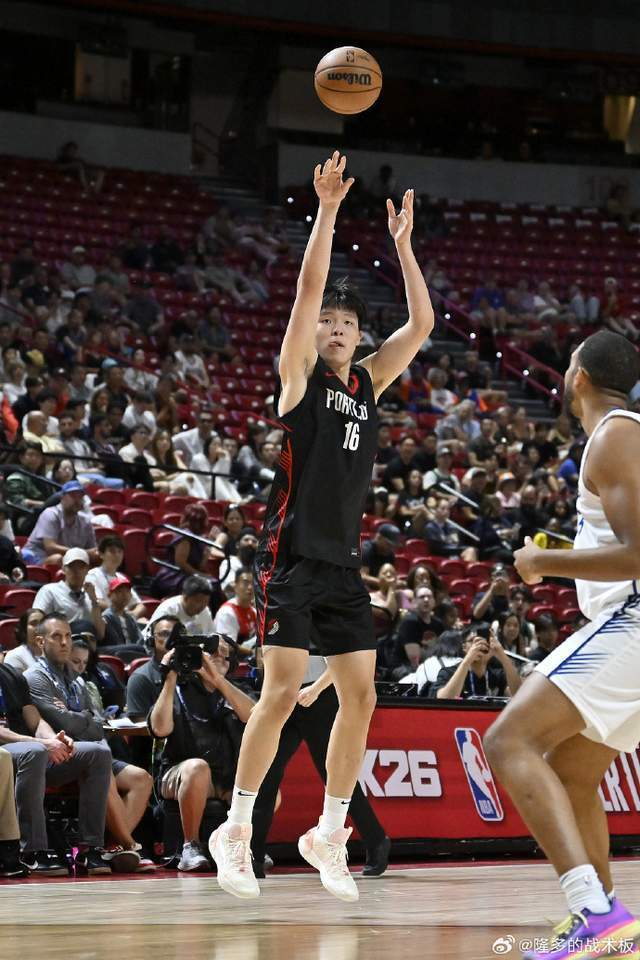 王治郅预言竟成真！杨瀚森体能不足速度慢不改变难打NBA