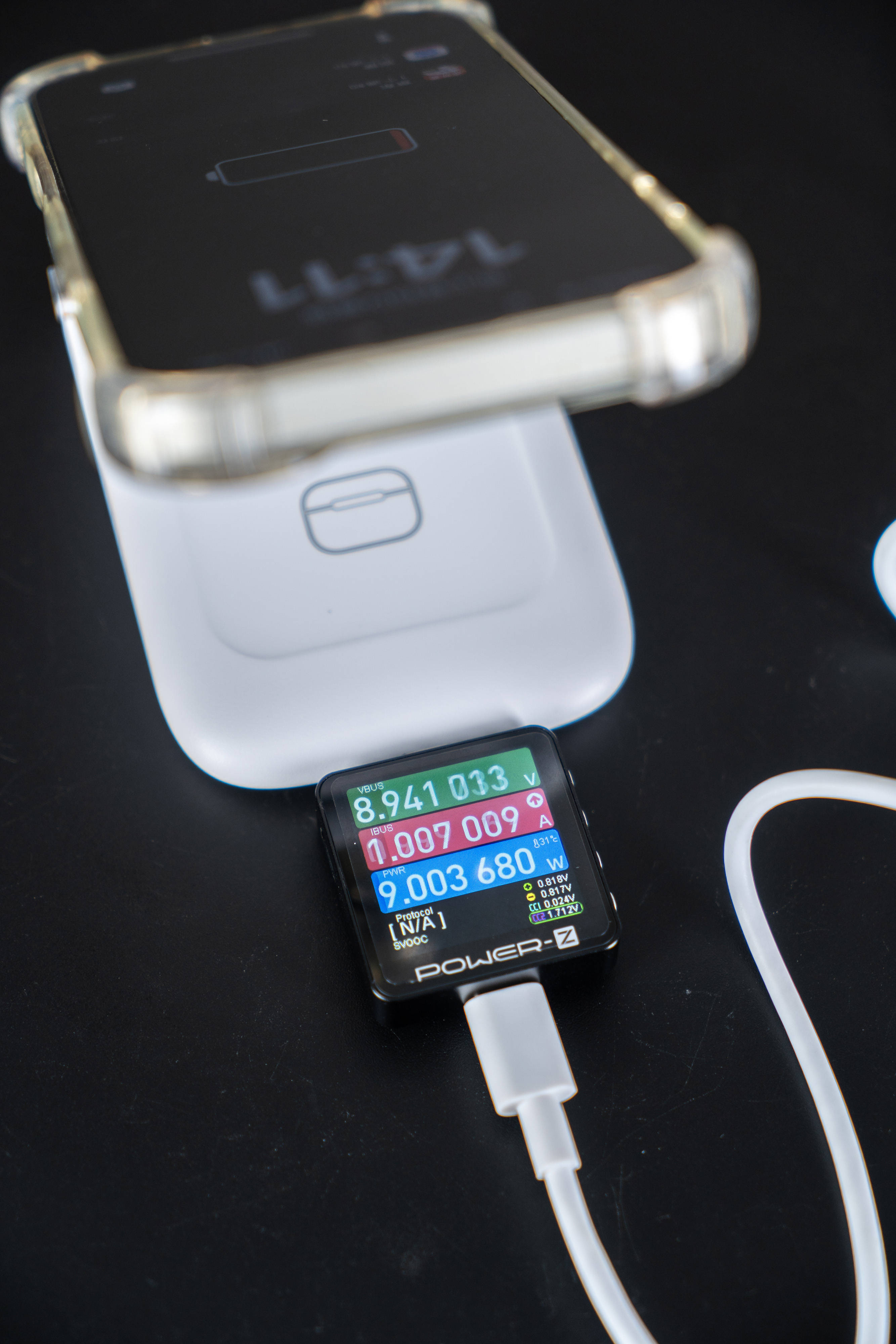 行李箱造型的无线充电器见过吗?迪奥科三合一折叠磁吸充电器分享