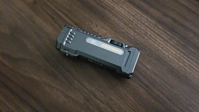 颇多乐趣的EDC多功能手电,有这一个就够了!务本X4硬朗手电体验