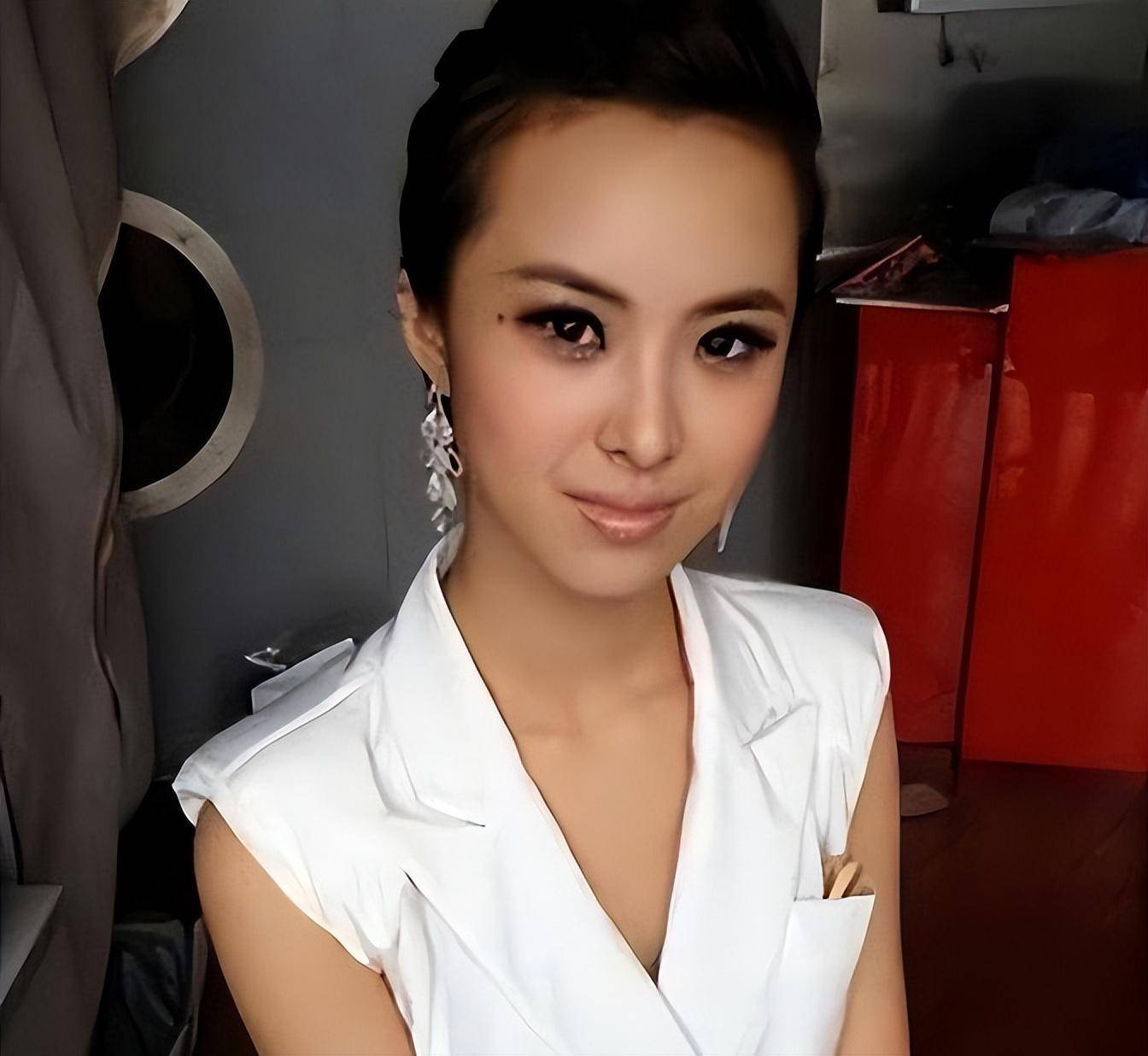 王萌萌:复旦大学的高材生,为何坚持嫁给大18岁的程雷?现状如何