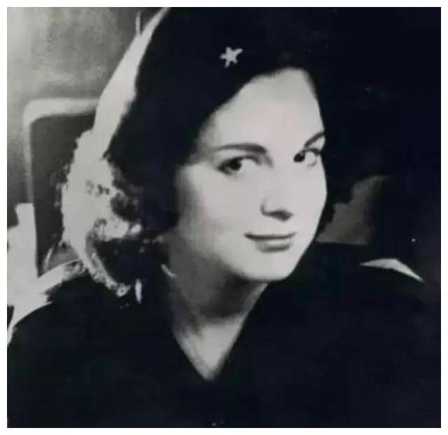 玛丽塔的童年并不安稳.她于1939年出生在德国柏林的一个富裕家庭