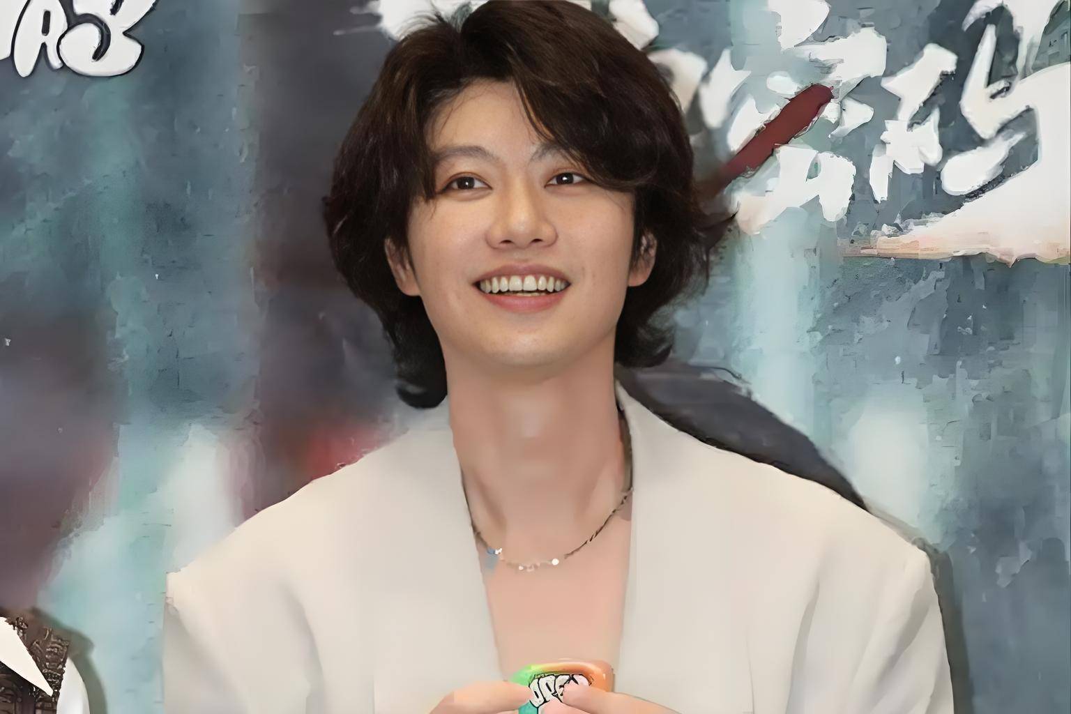 2021年,赵荀在电视剧爱上特种兵中饰演田勇,凭借他结局中的卧底牺牲